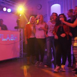 karaoke-show-4